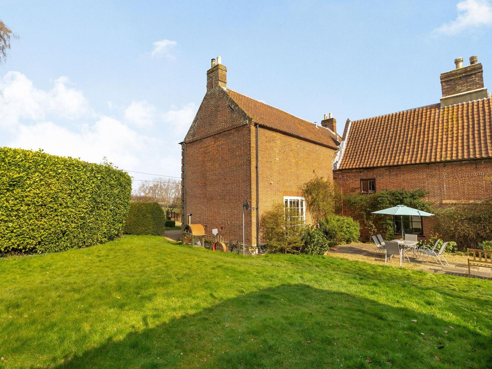 Hemblington Hall Arts And Leisure Ltd South Walsham Buitenkant foto
