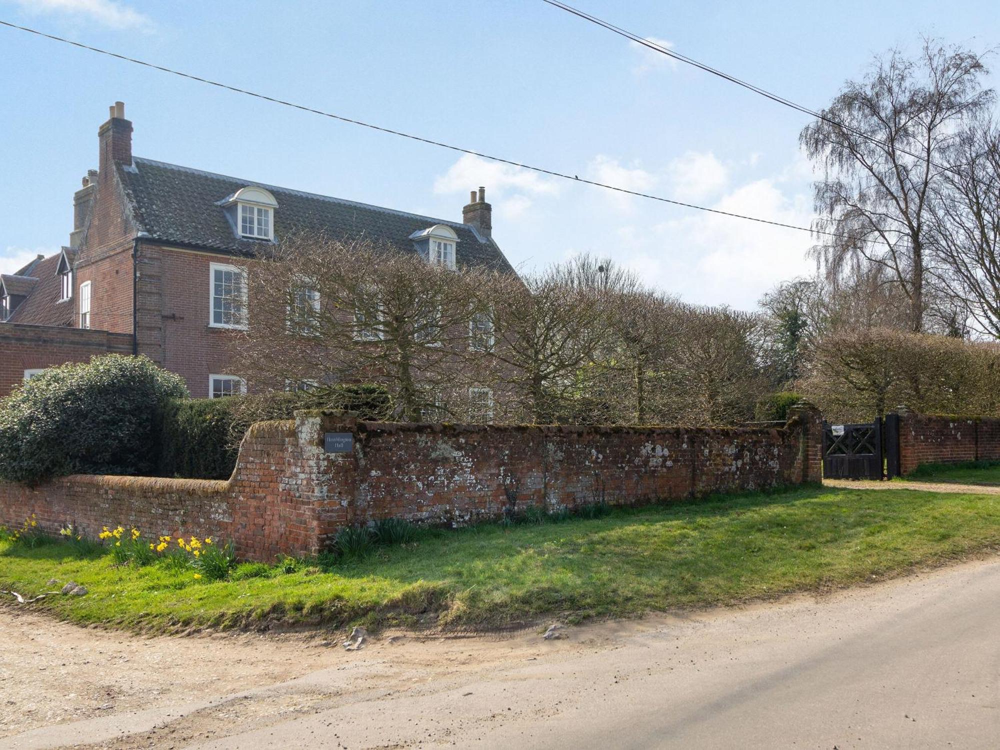 Hemblington Hall Arts And Leisure Ltd South Walsham Buitenkant foto